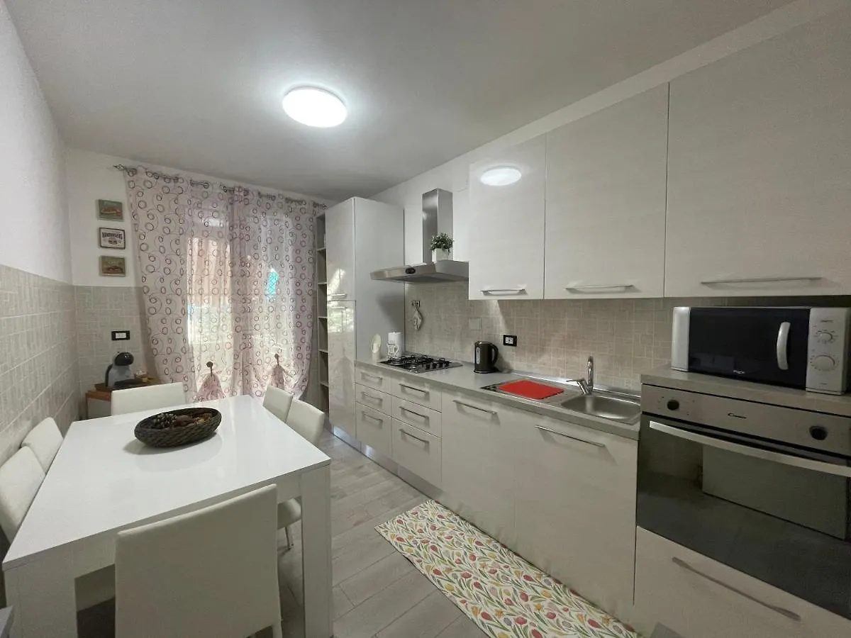 Alba Casa Vacanze - Lerici, 5 Terre Villa Romito Magra 0*,  Italy